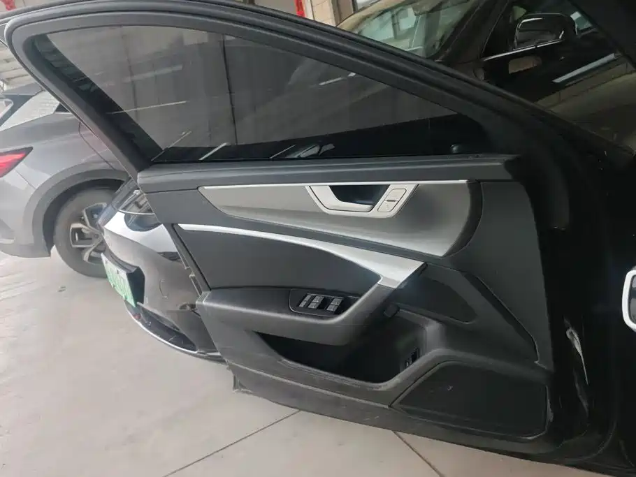 Audi A6L 2023