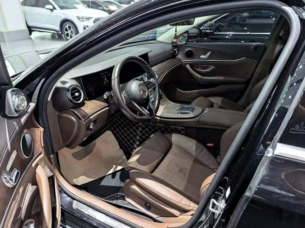 Mercedes-Benz E-Class 2023
