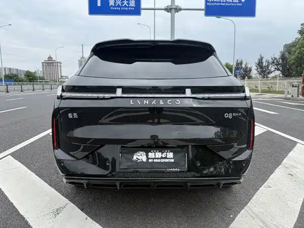 Lynk & Co 08 EM-P 2024