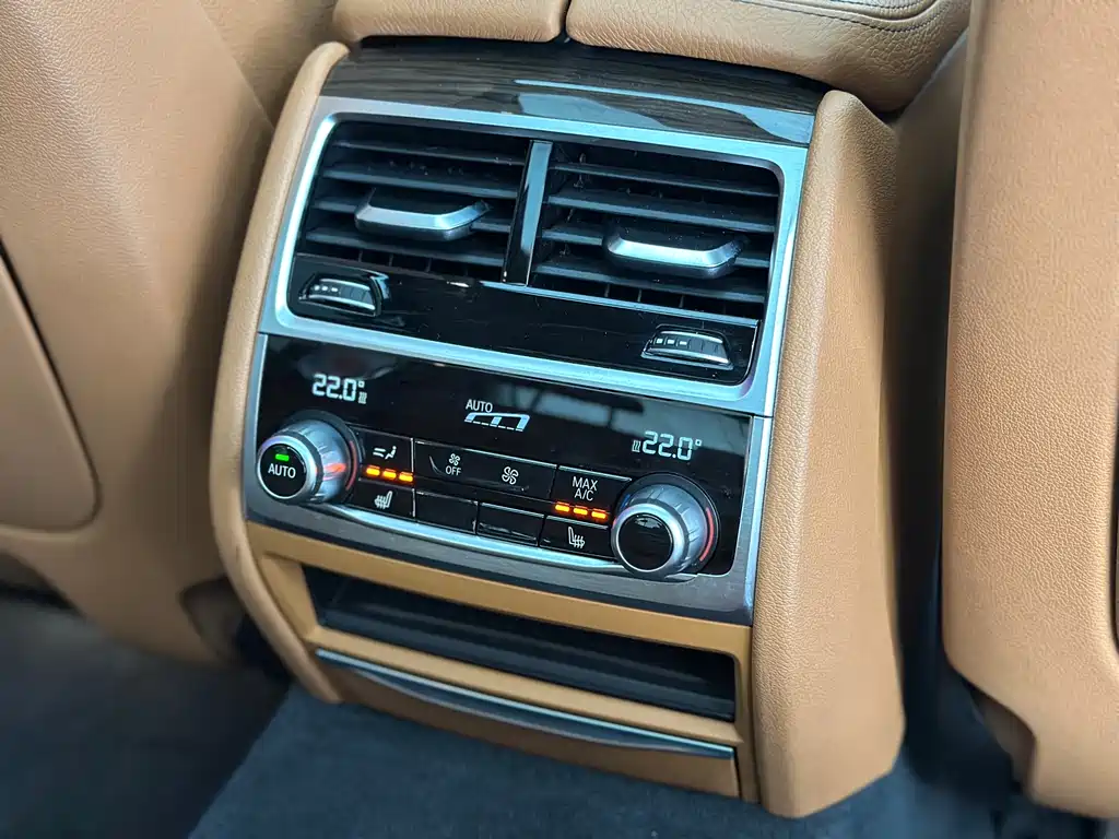 BMW 7 Series 2016 — фото 33