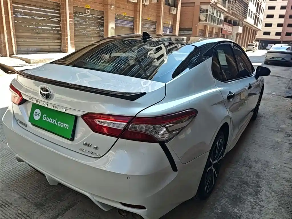Toyota Camry 2021 — фото 7