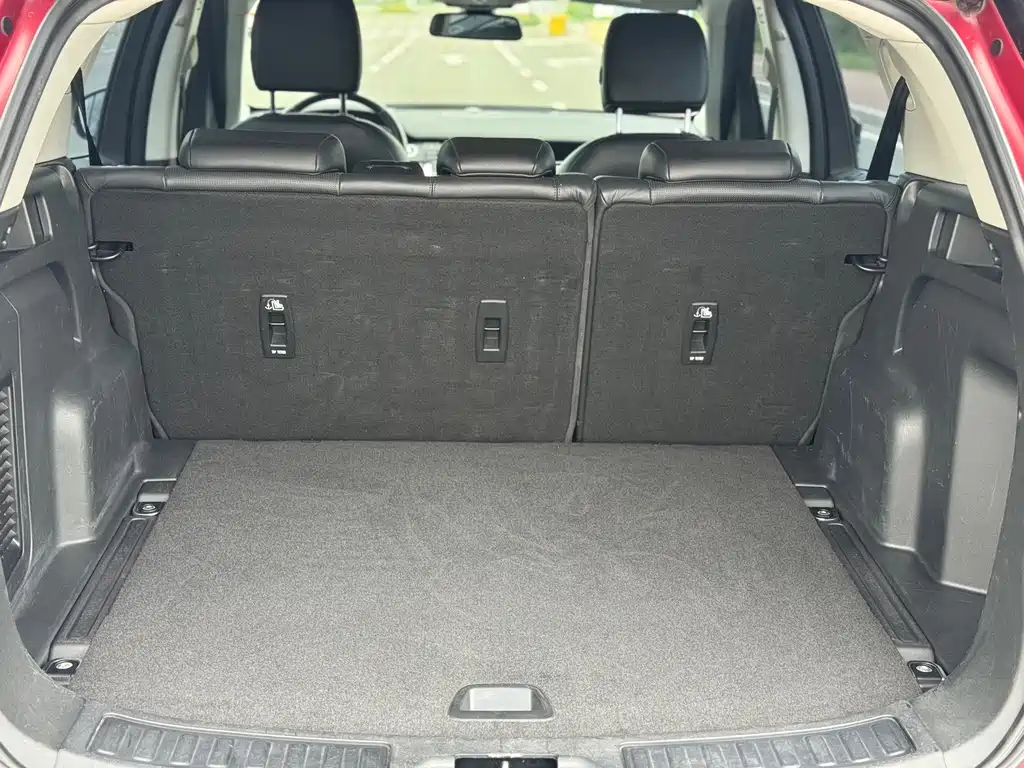 Land Rover Discovery Sport 2017 — фото 26