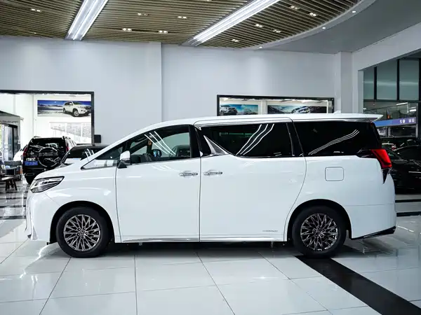 Lexus LM 2021