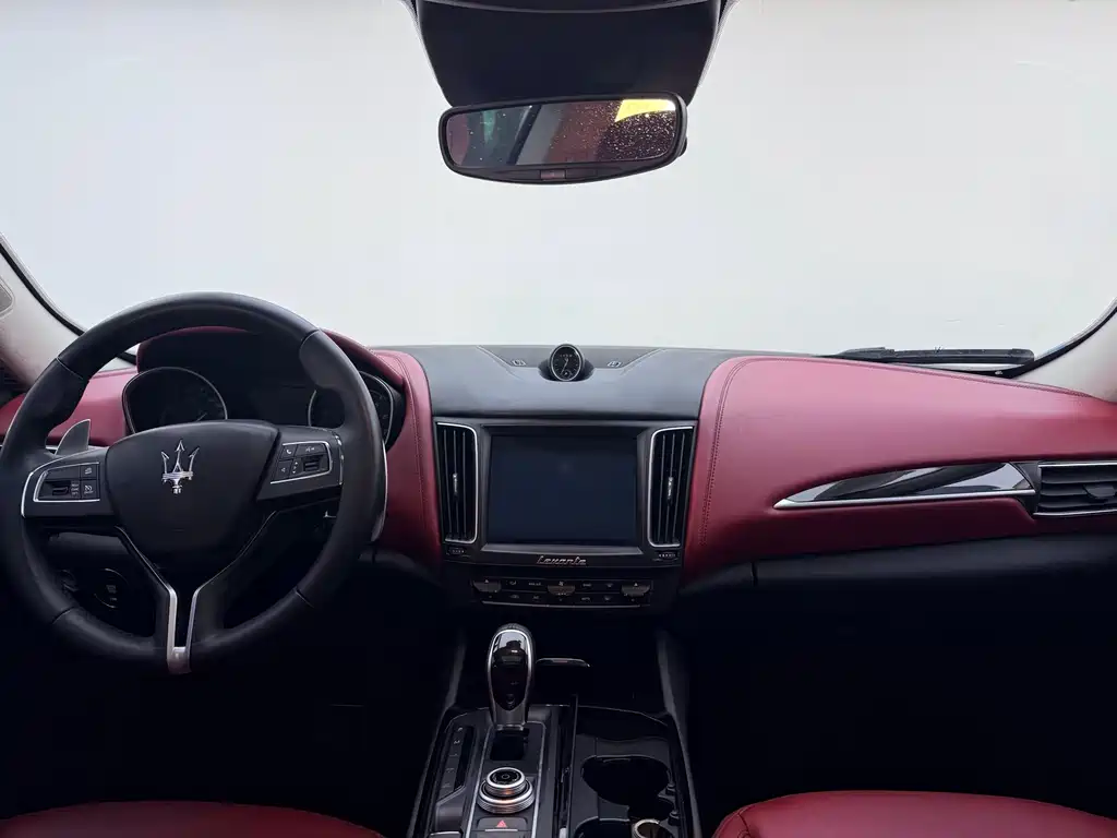 Maserati Levante 2018 — фото 14
