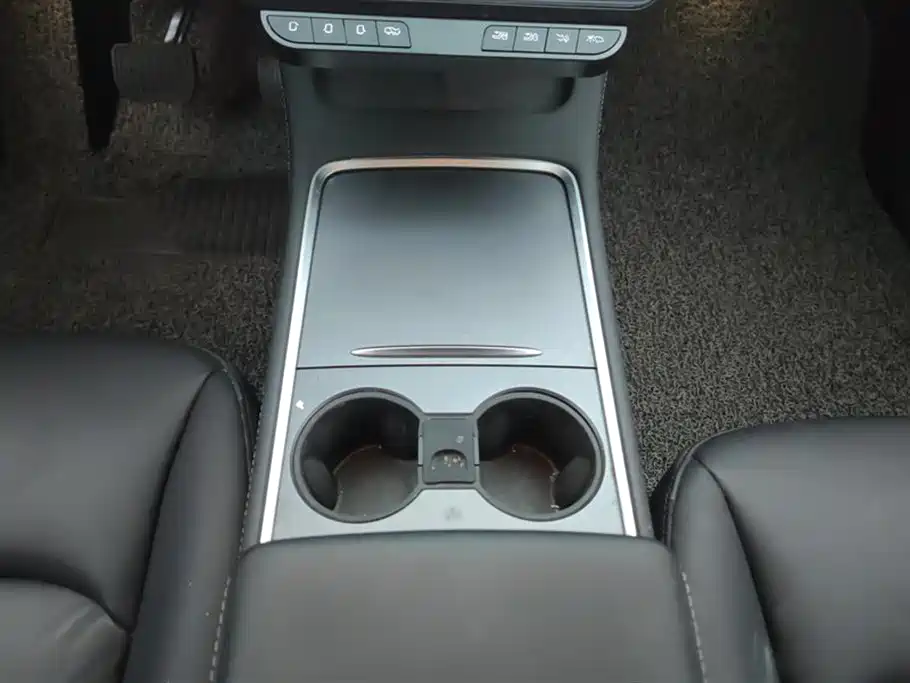 Tesla Model Y 2021 — фото 16