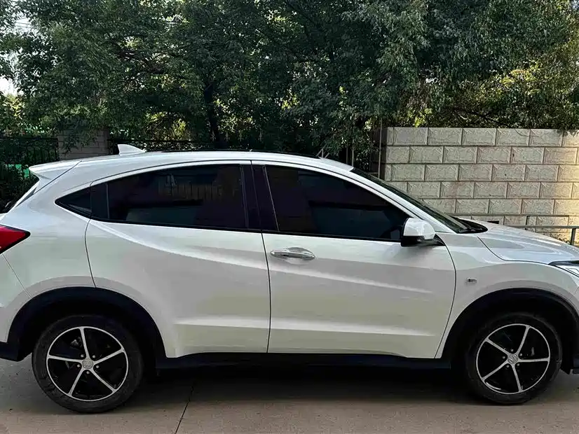 Honda Vezel 2022 — фото 17
