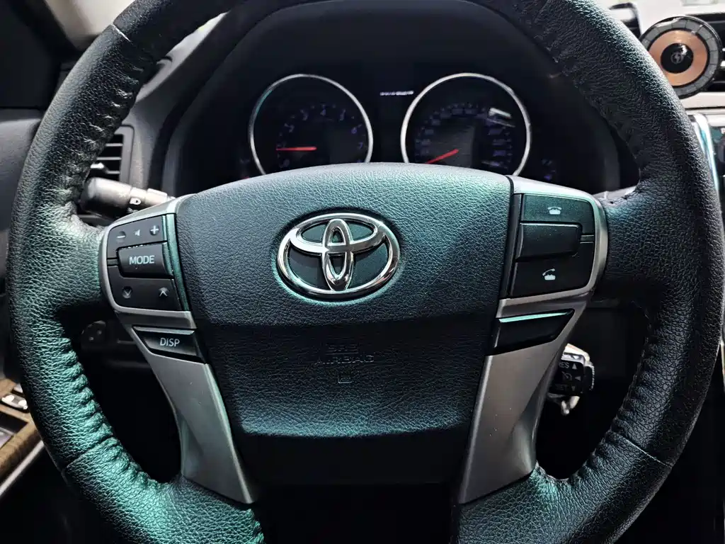 Toyota Reiz 2016 — фото 11