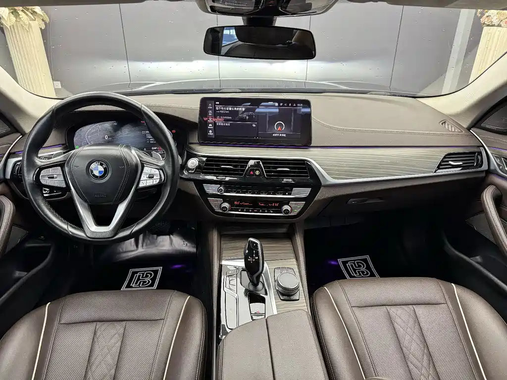 BMW 5 Series 2021 — фото 5