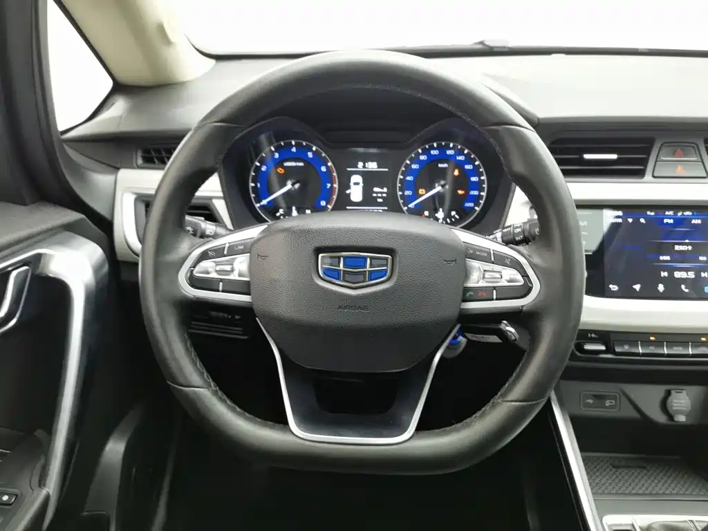 Geely Vision X3 2020 — фото 11