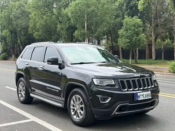 Jeep Grand Cherokee 2016
