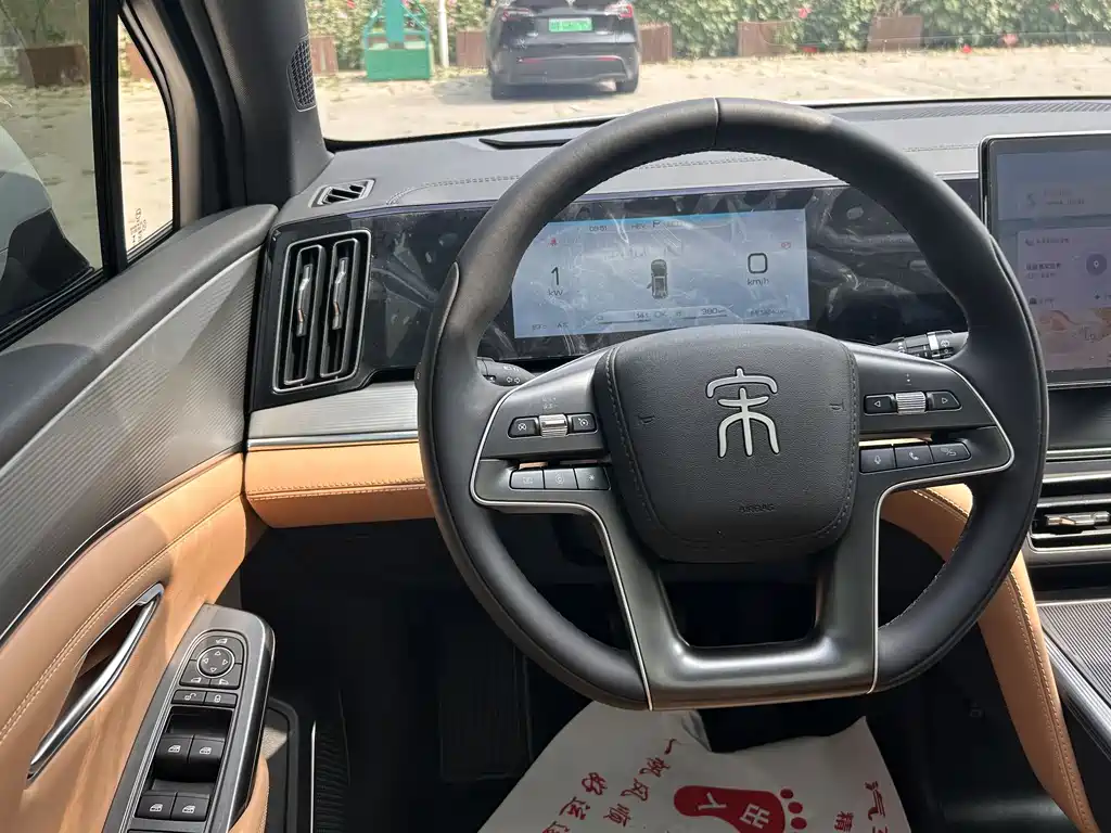 BYD L DM-i 2025 — фото 5