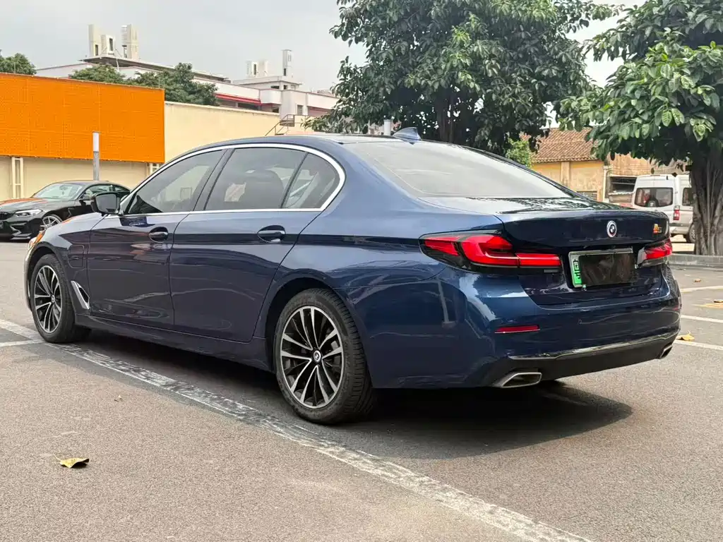 BMW 5 Series New Energy 2022 — фото 18
