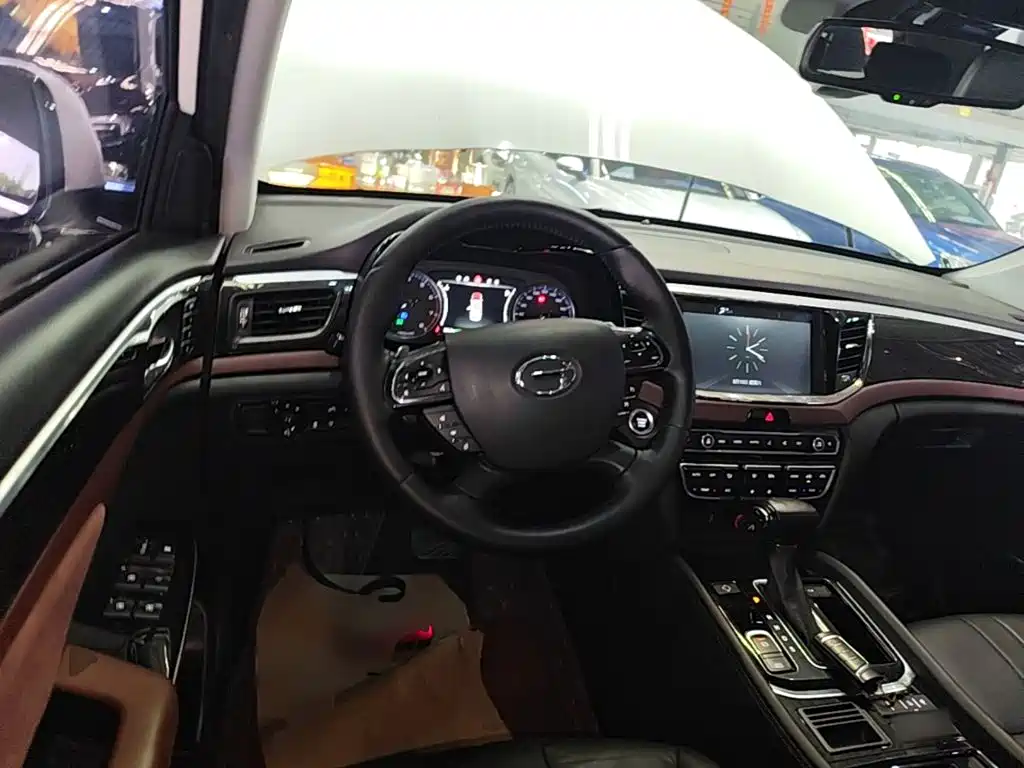 GAC Trumpchi GS8 2018 — фото 11