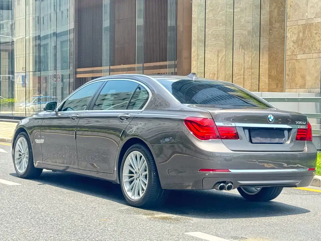 BMW 7 Series 2015 — фото 6