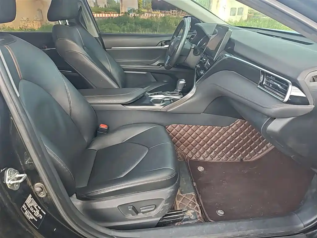 Toyota Camry 2021 — фото 25