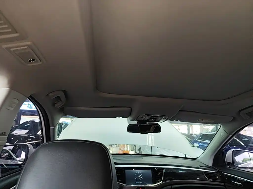 GAC Trumpchi GS8 2018 — фото 18