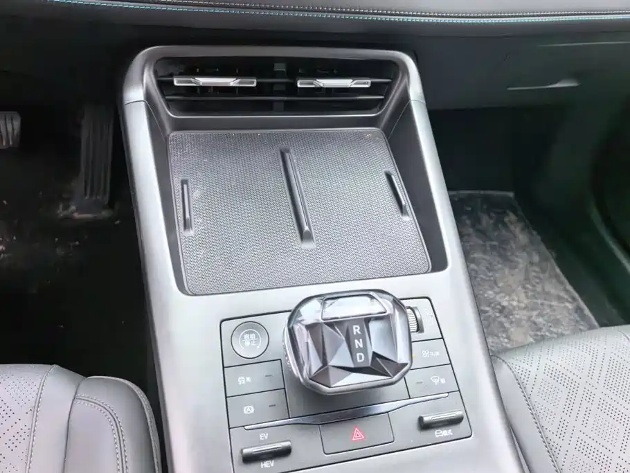 BYD Qin PLUS 2025 — фото 16