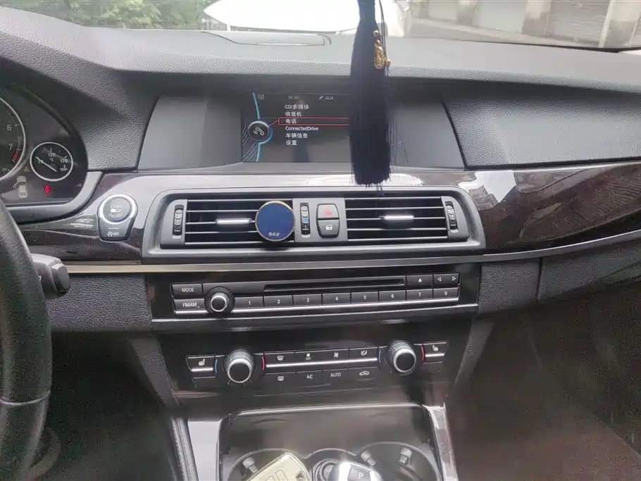 BMW 5 Series 2013 — фото 13