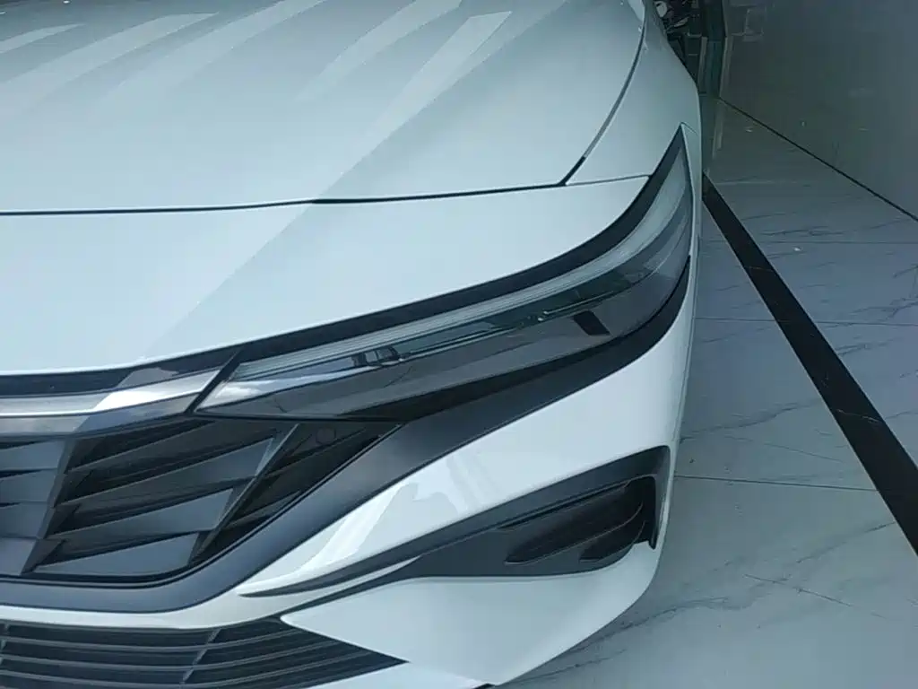 Hyundai Elantra 2024
