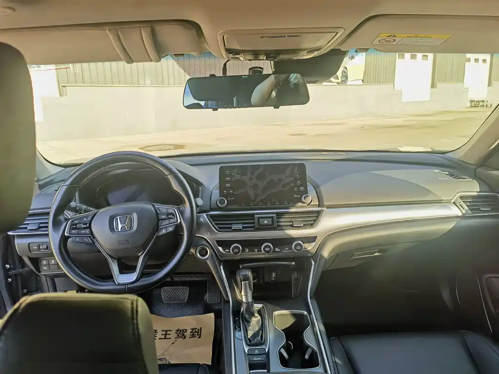 Honda Accord 2021 — фото 12