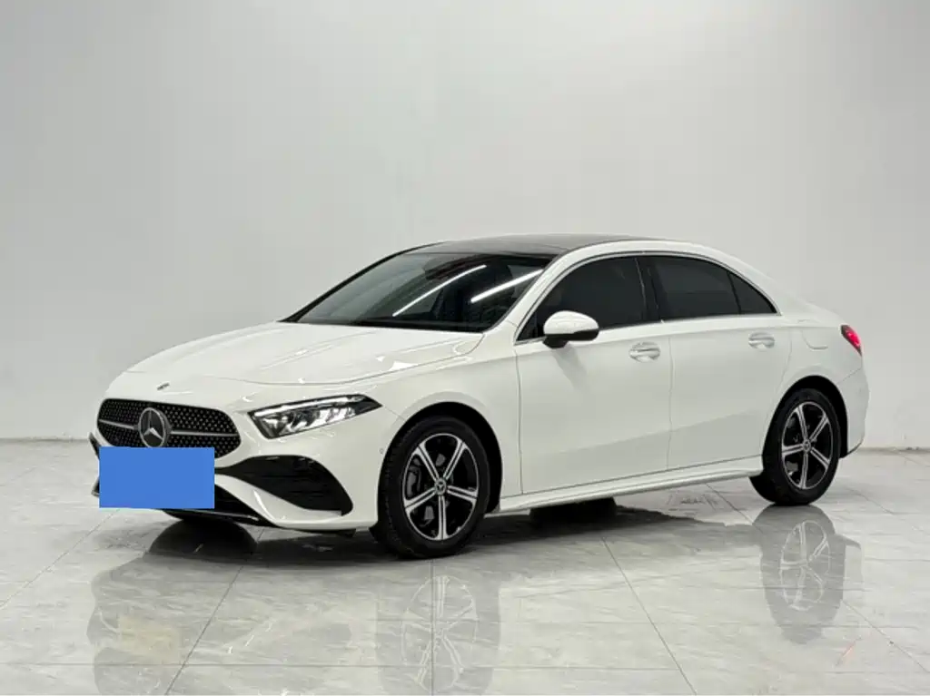 Mercedes-Benz A-Class 2024 — фото 1