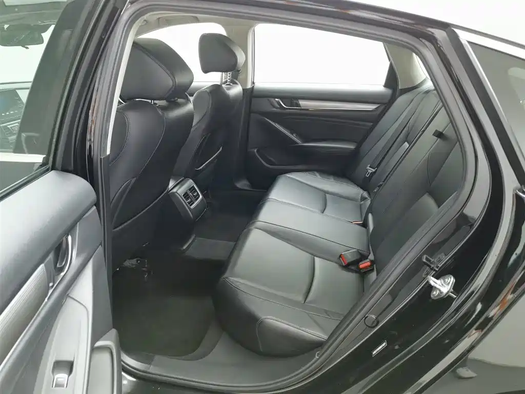 Honda Accord 2021 — фото 15