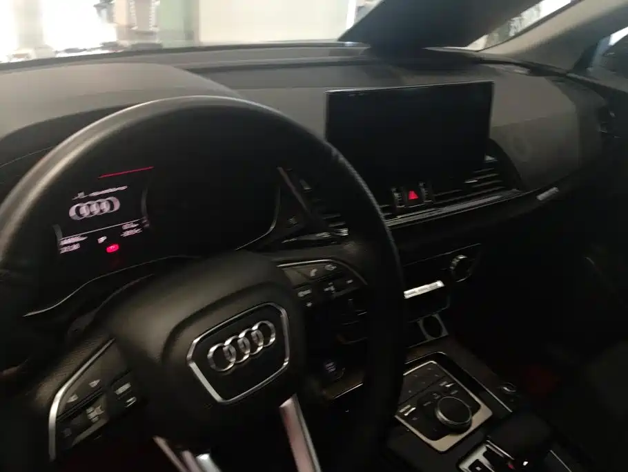 Audi Q5L 2021 — фото 12