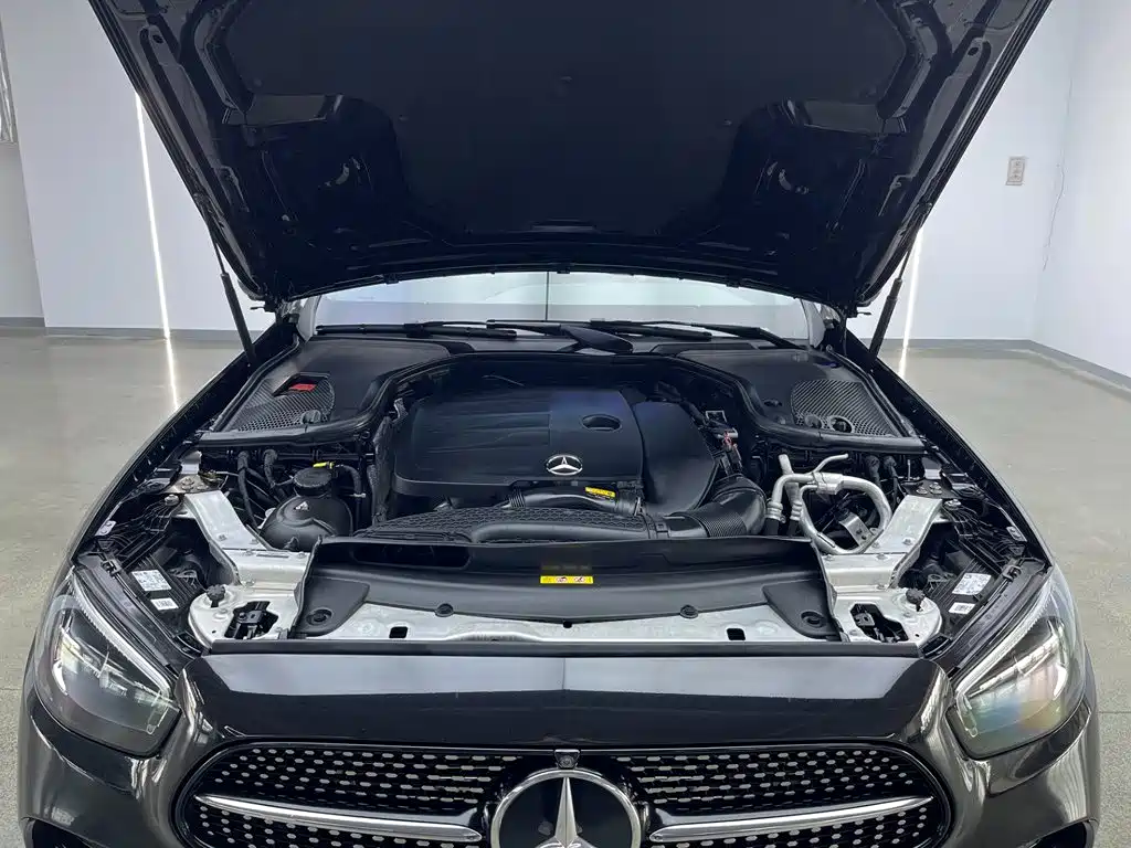 Mercedes-Benz E-Class 2023 — фото 8