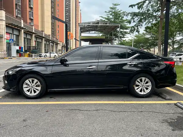 Nissan Teana 2022