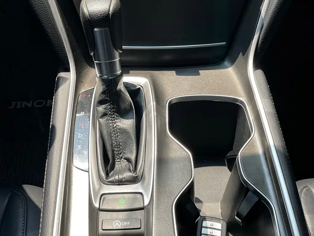 Honda Accord 2021 — фото 12