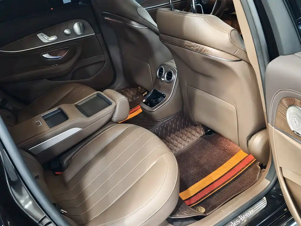 Mercedes-Benz E-Class 2022
