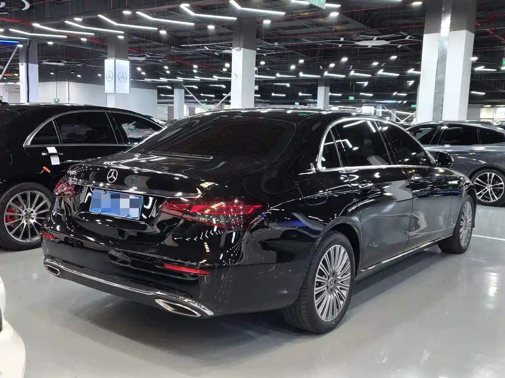 Mercedes-Benz E-Class 2022 — фото 18