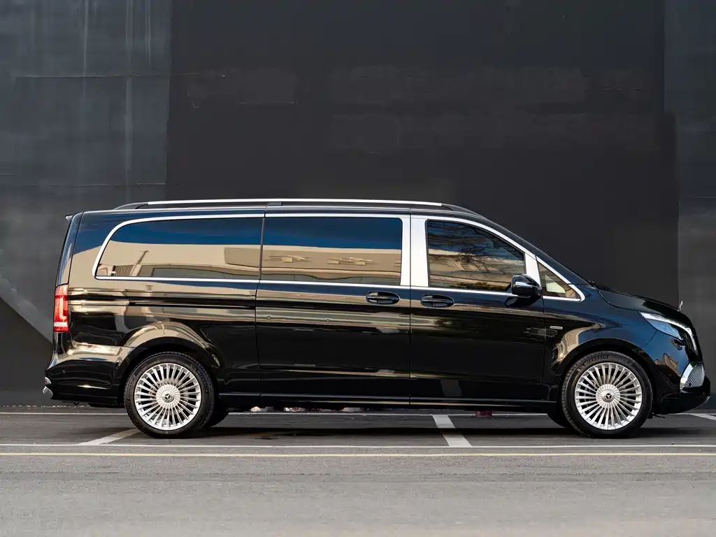 Mercedes-Benz V-Class 2024 — фото 4
