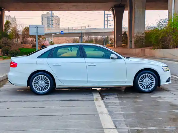 Audi A4L 2015