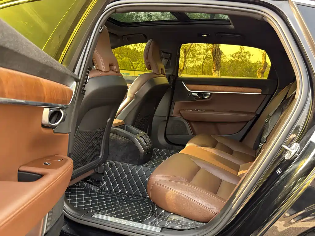 Volvo S90 2022 — фото 11