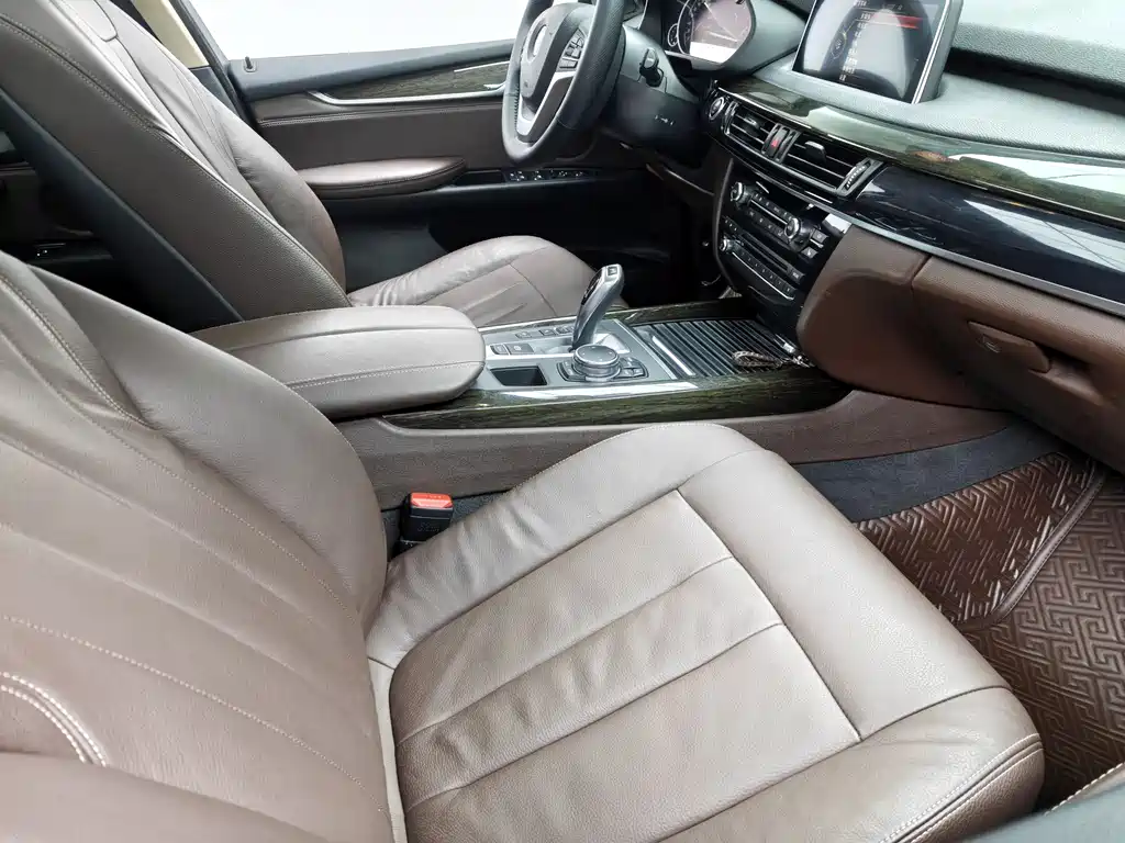BMW X5 2016 — фото 11