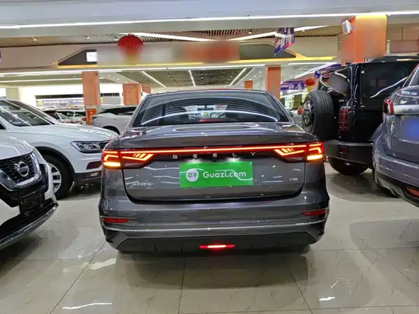 Geely Emgrand 2022