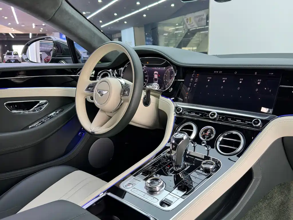 Bentley Continental 2021 — фото 14
