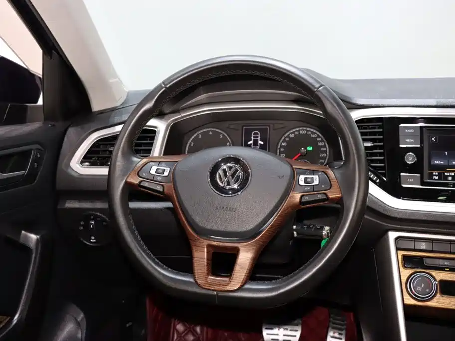 Volkswagen T-Roc 2020 — фото 13