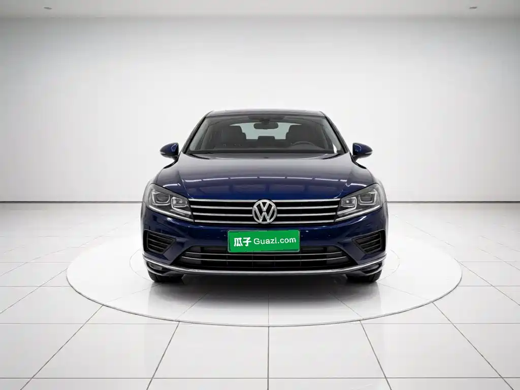 Volkswagen Touareg 2017 — фото 24