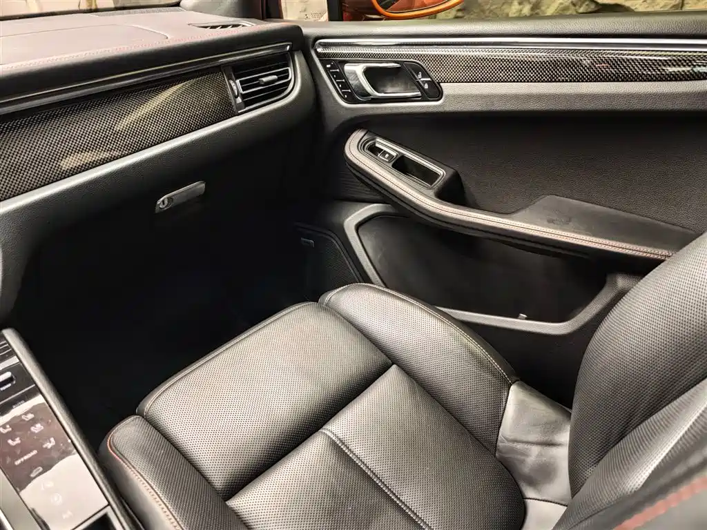 Porsche Macan 2023 — фото 17