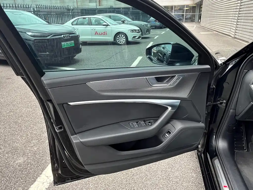 Audi A6L 2023 — фото 8