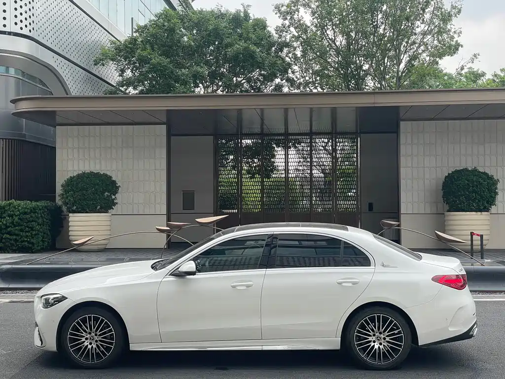 Mercedes-Benz C-Class 2022 — фото 4