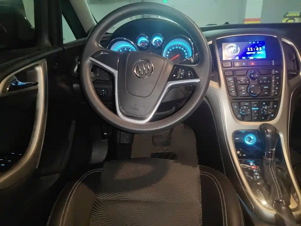 Buick Excelle 2015 — фото 3