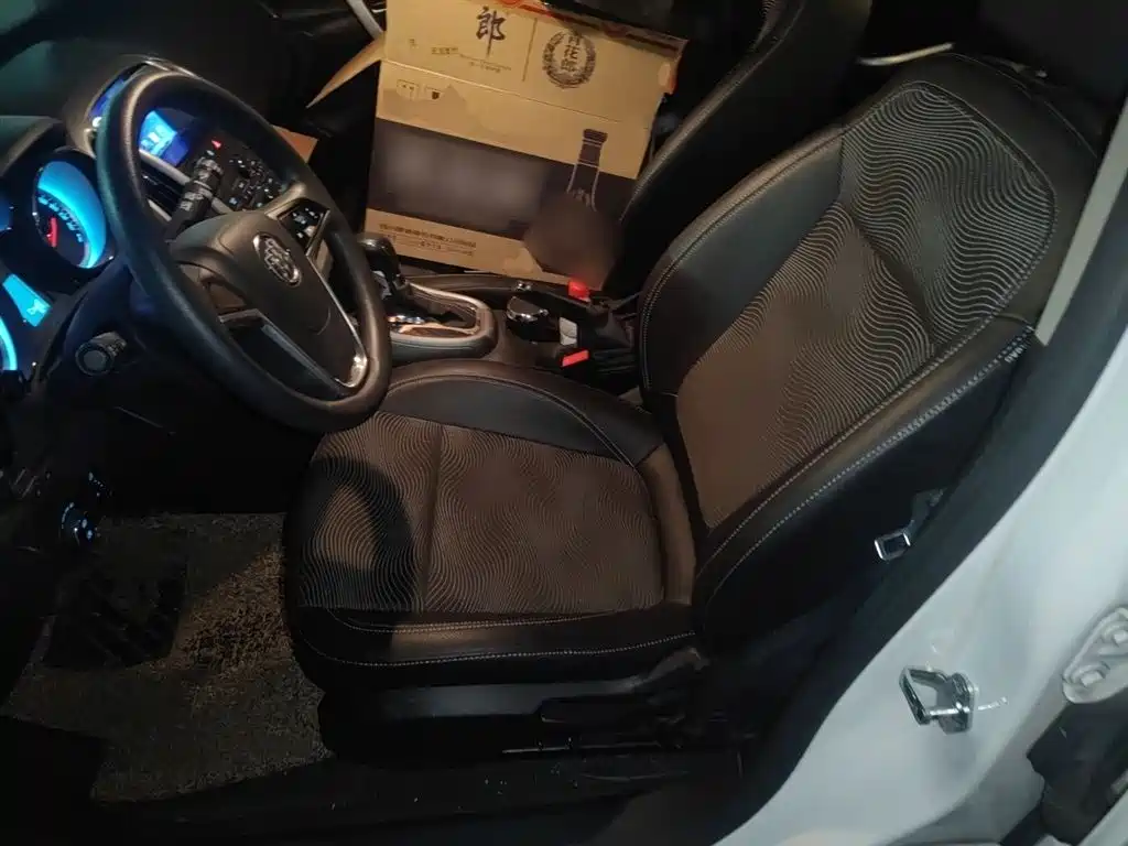 Buick Excelle 2015 — фото 8