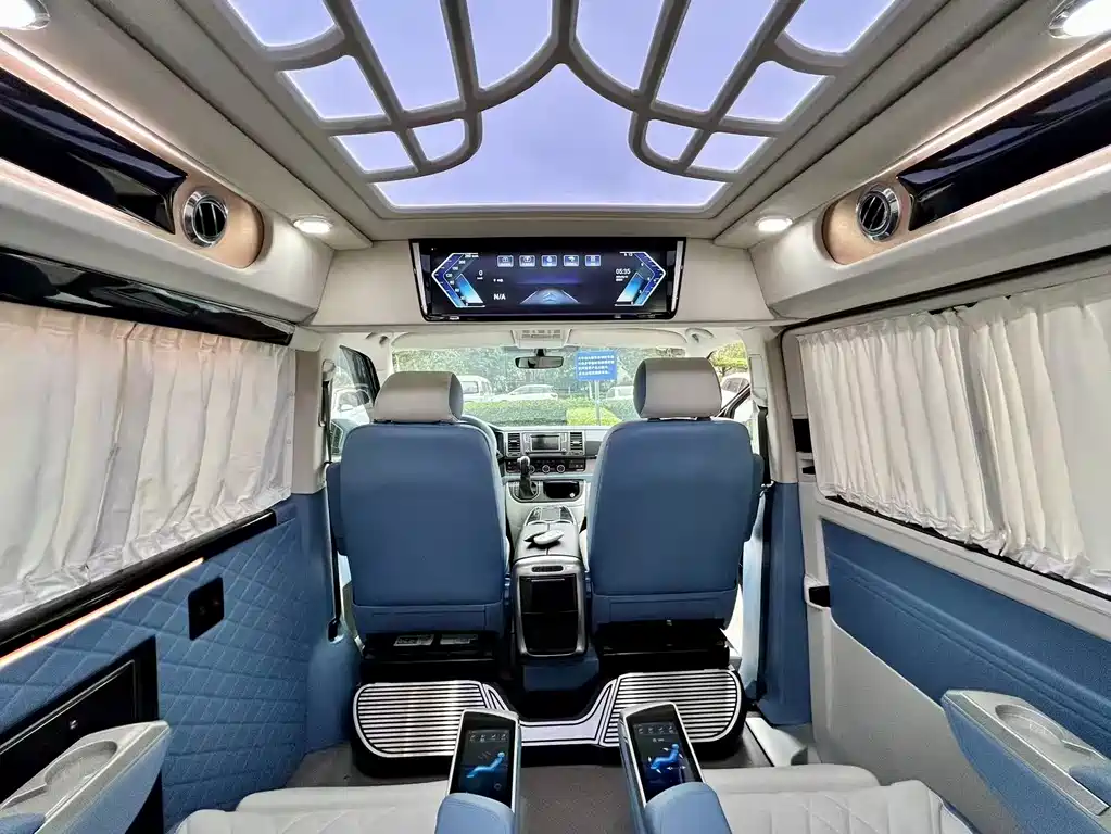 Volkswagen Caravelle 2017 — фото 12