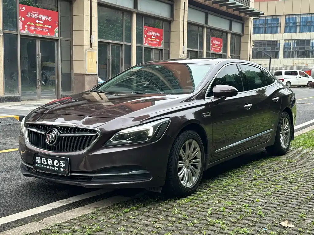 Buick LaCrosse 2018 — фото 1