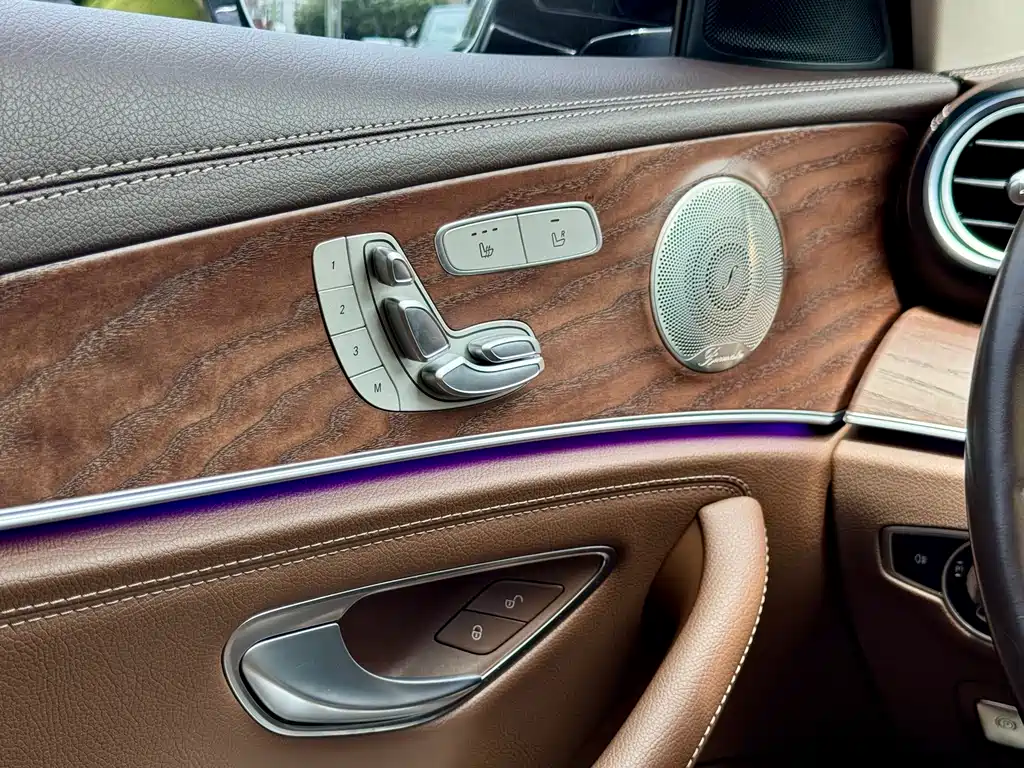 Mercedes-Benz E-Class 2023 — фото 11