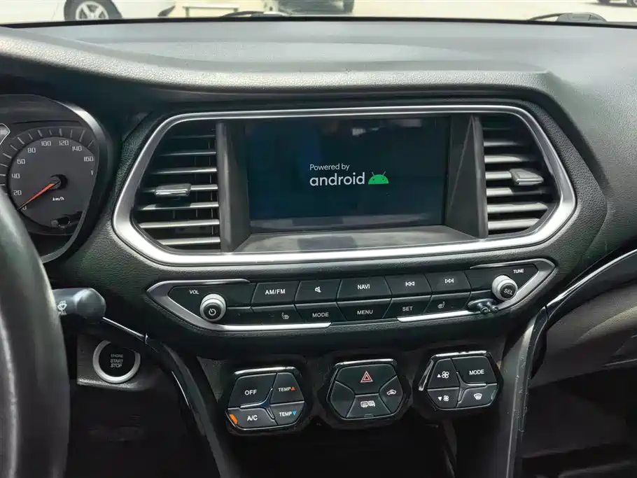 GAC Motor Trumpchi GS4 2015 — фото 13
