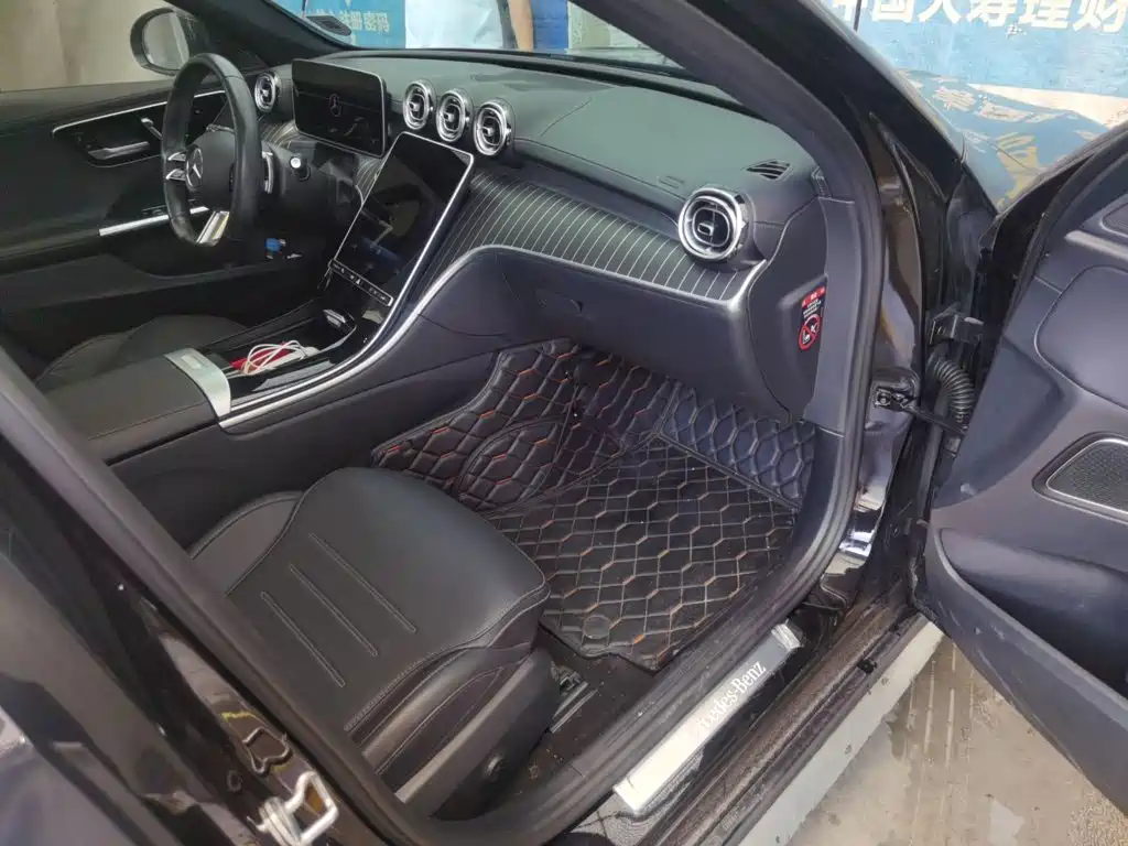 Mercedes-Benz C-Class 2023 — фото 16